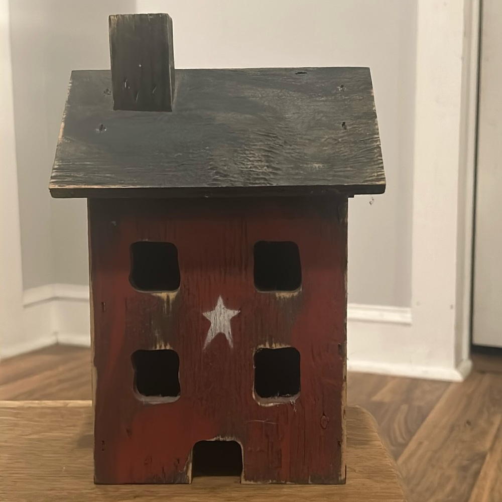 Saltbox house lamp